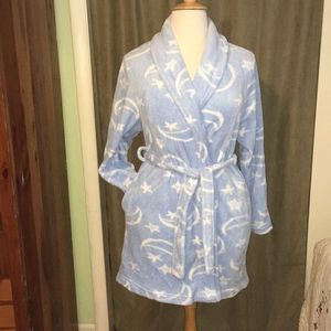 Secret treasures robe. Size 16/18. Light blue short bath robe. W/ stars & moons